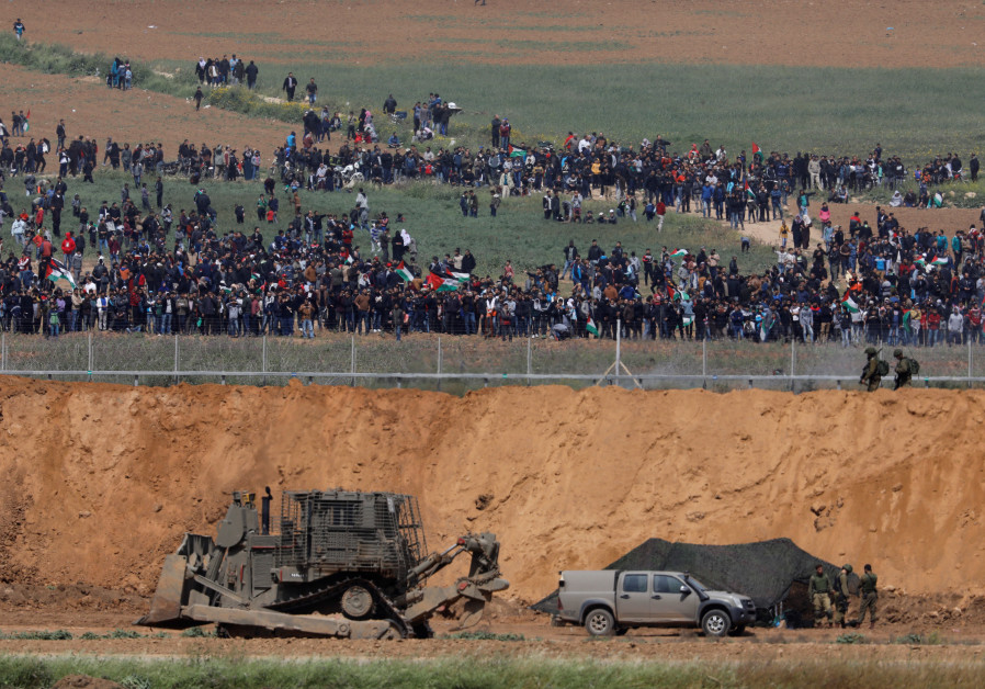 The IDF warned on Friday that the Islamist terrorist organization Hamas was attempting to manipulate violent protests by Palestinians along Gaza’s border with Israel as a cover for terrorist attacks.