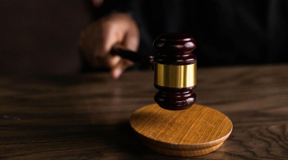 Gavel. Credit: Katrin Bolovtsova/Pexels.