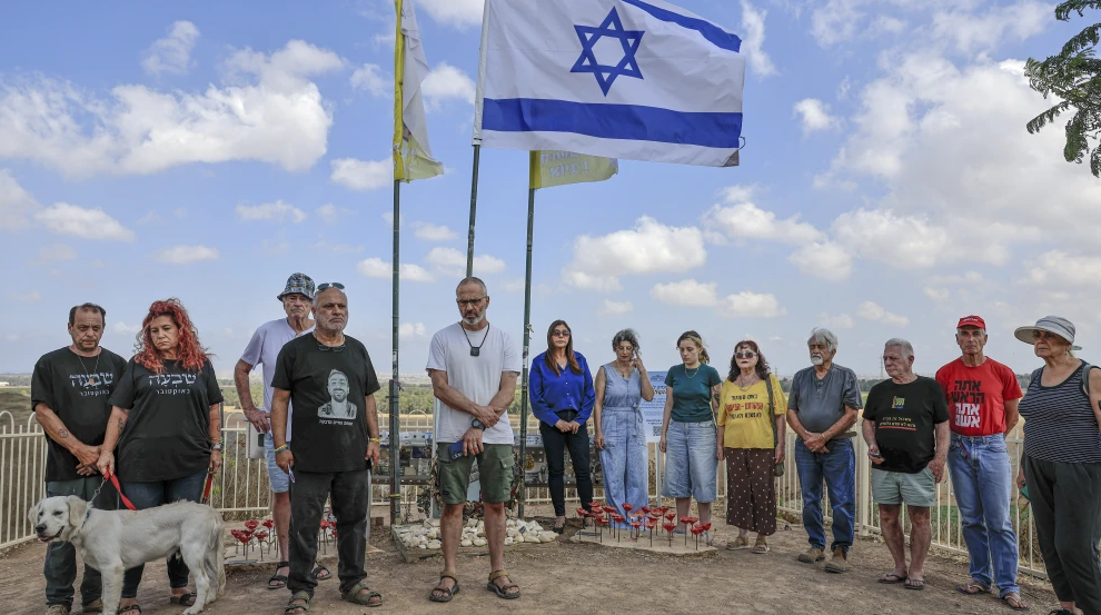 Bereaved families take part in a memorial ceremony at the Nahal Oz Observers Memorial Monument near the Israeli border with the Gaza Strip, marking the 1,000th day since the Oct. 7 massacre, July 2, 2026. Photo by Tsafrir Abayov/Flash90.