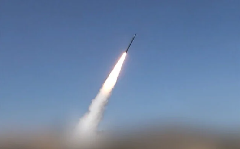 This screen grab taken from video footage released on August 9, 2026, by Ansarullah Media Centre shows a missile being launched toward what the Houthi authorities said were Saudi troop concentrations and weapons depots at Mokha port in western Yemen. (ANSARULLAH MEDIA CENTRE/AFP)